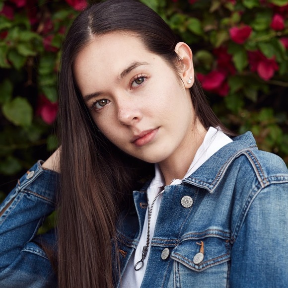 Meet your Posher, Amber - Picture 1 of 1